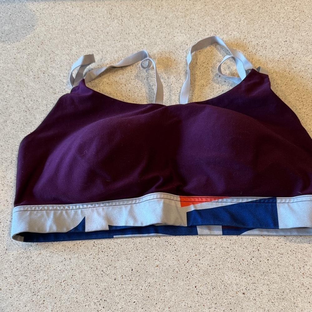 Under Armour Women's Purple and Gray Sports Bra Size Large, Sewn in Cups